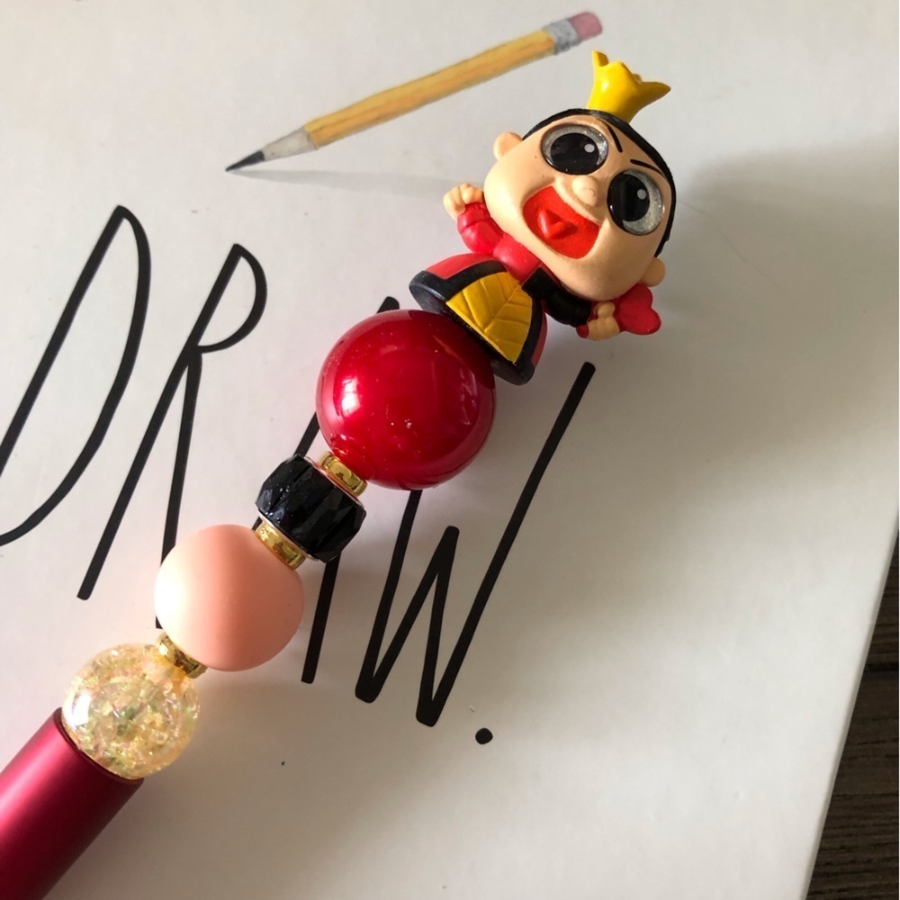 Disney Doorables: Alice in Wonderland: Queen of Hearts handmade beaded pen